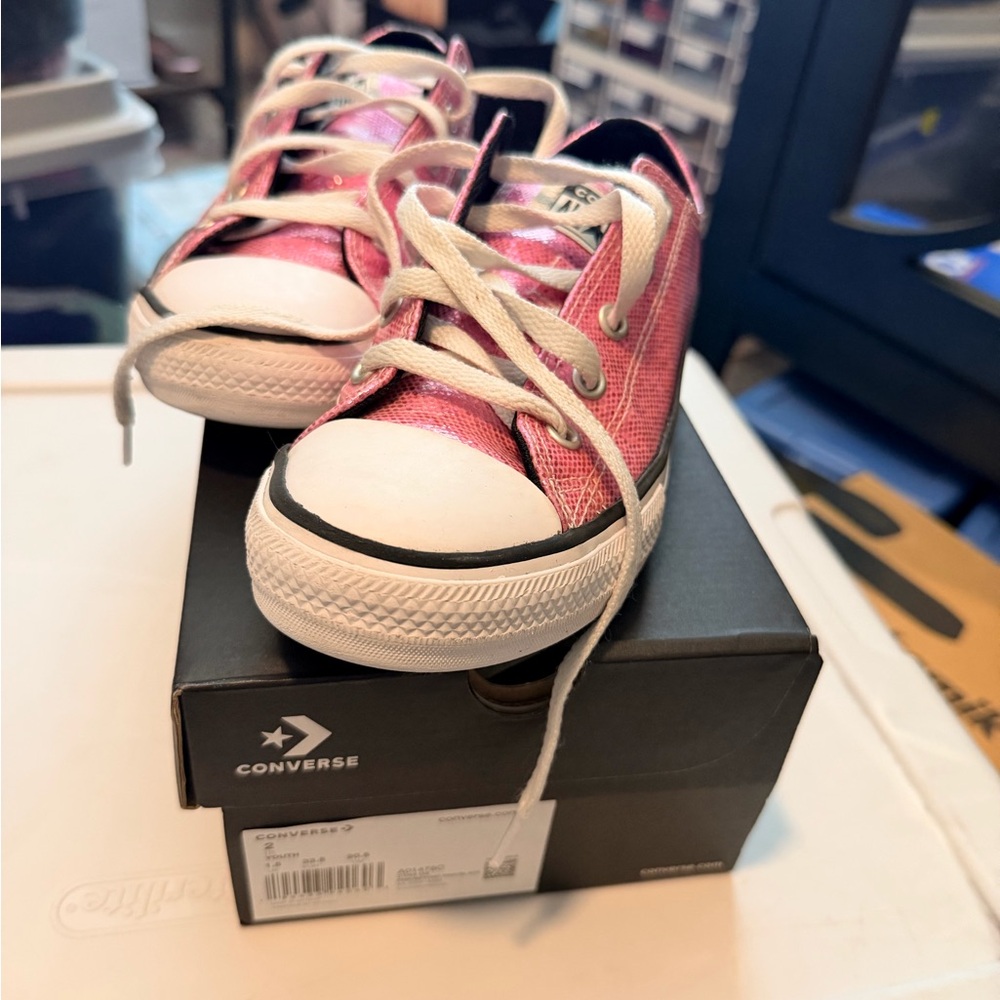 Converse Kids Sneakers in Shimmering Pink